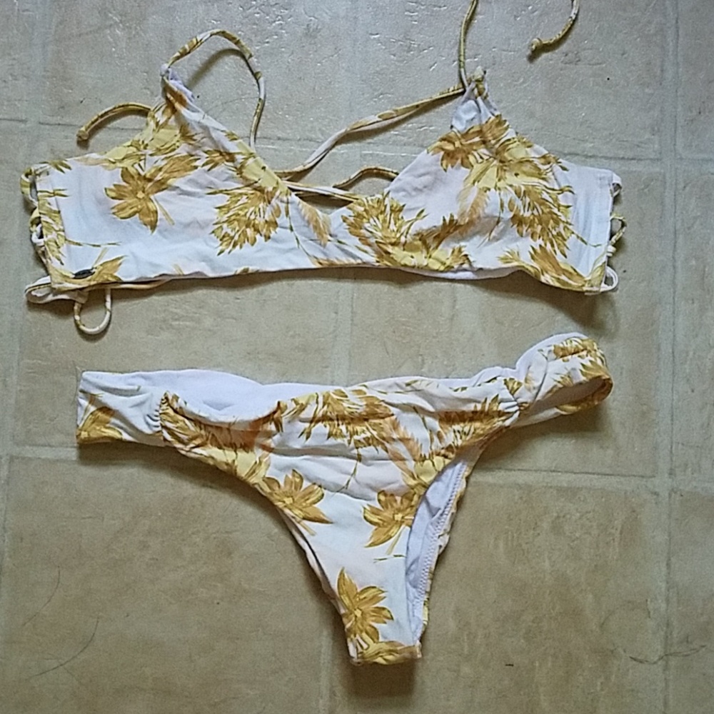 O'neill swim suit worn once